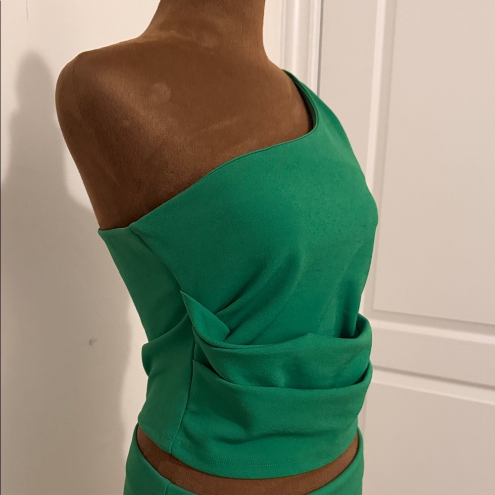 2 piece Green One-Shoulder Zara outfit - Picture 3 of 6